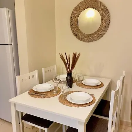 Apartment Coqueto En El Centro De Con Patio Privado